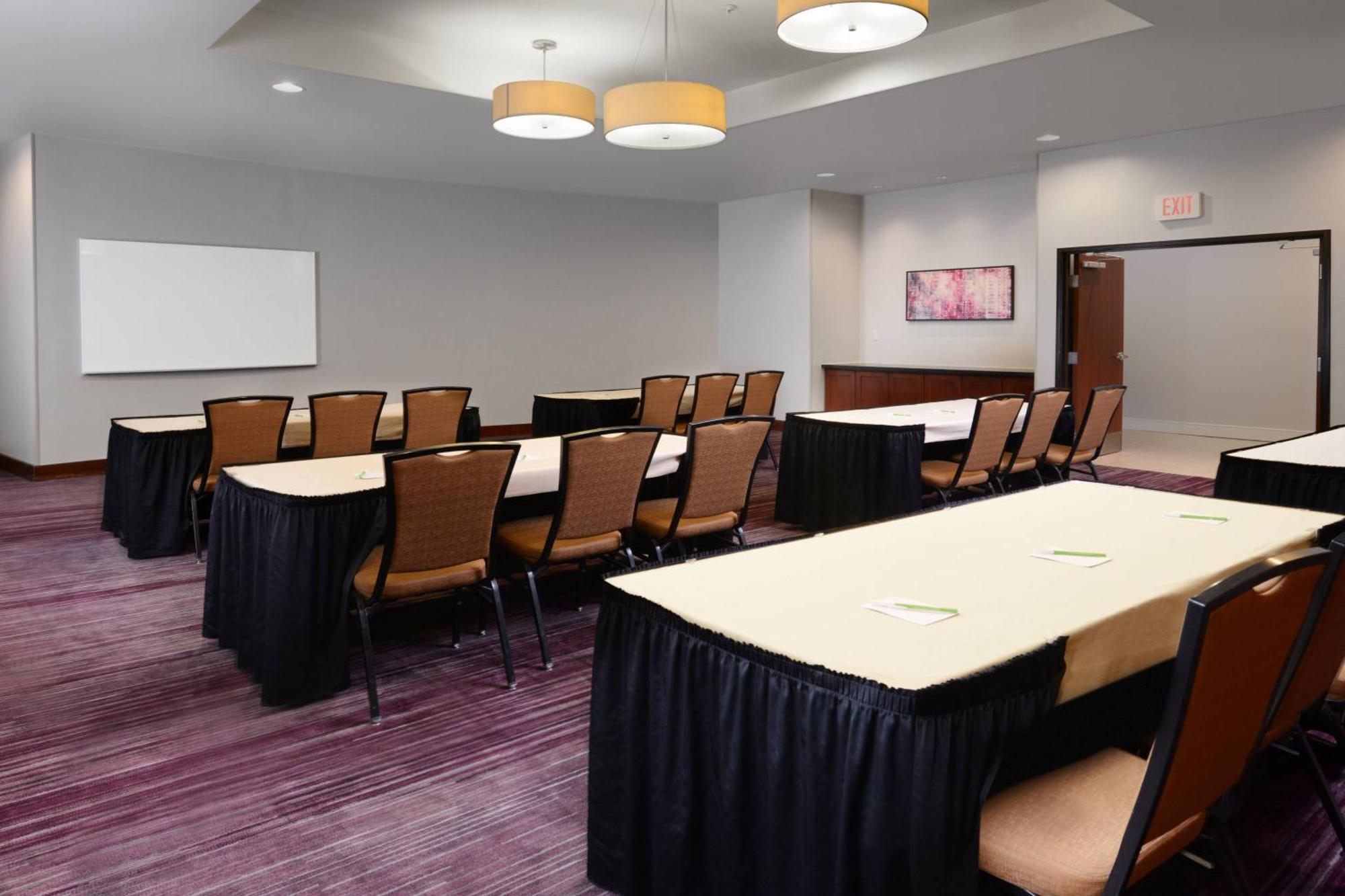 Courtyard Marriott Houston Pearland Hotel Exterior photo