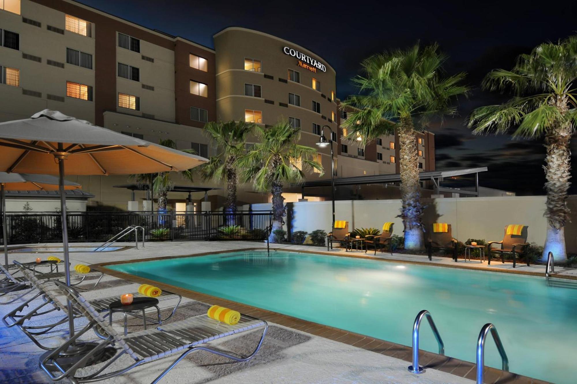 Courtyard Marriott Houston Pearland Hotel Exterior photo
